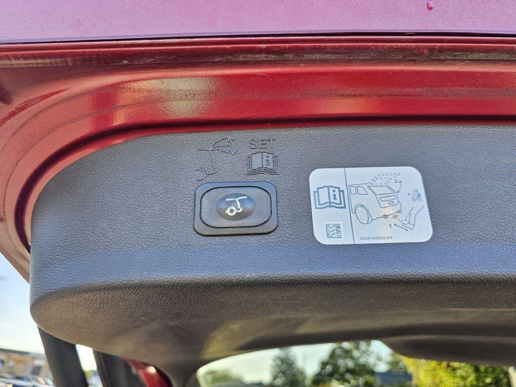 Used 2017 Ford Escape Titanium AWD/4WD image 43