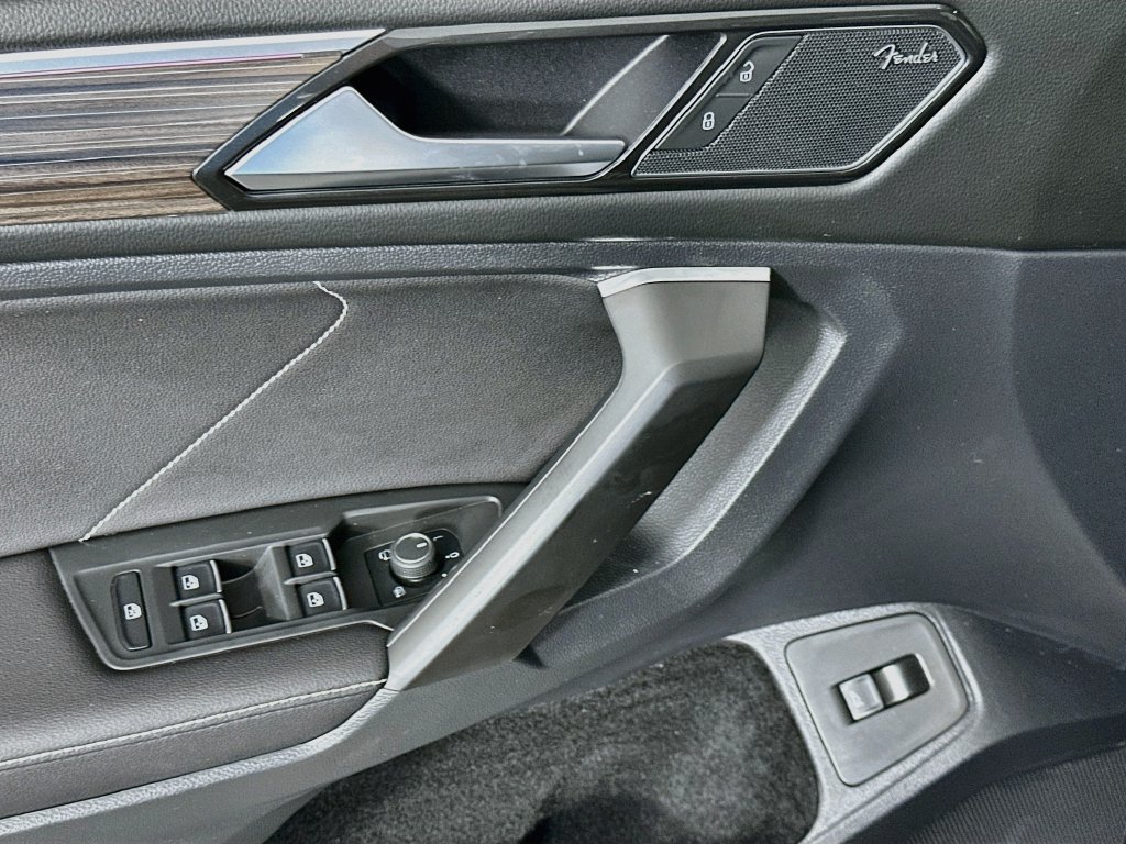 Used 2022 Volkswagen Tiguan SEL R-Line AWD/4WD image 17