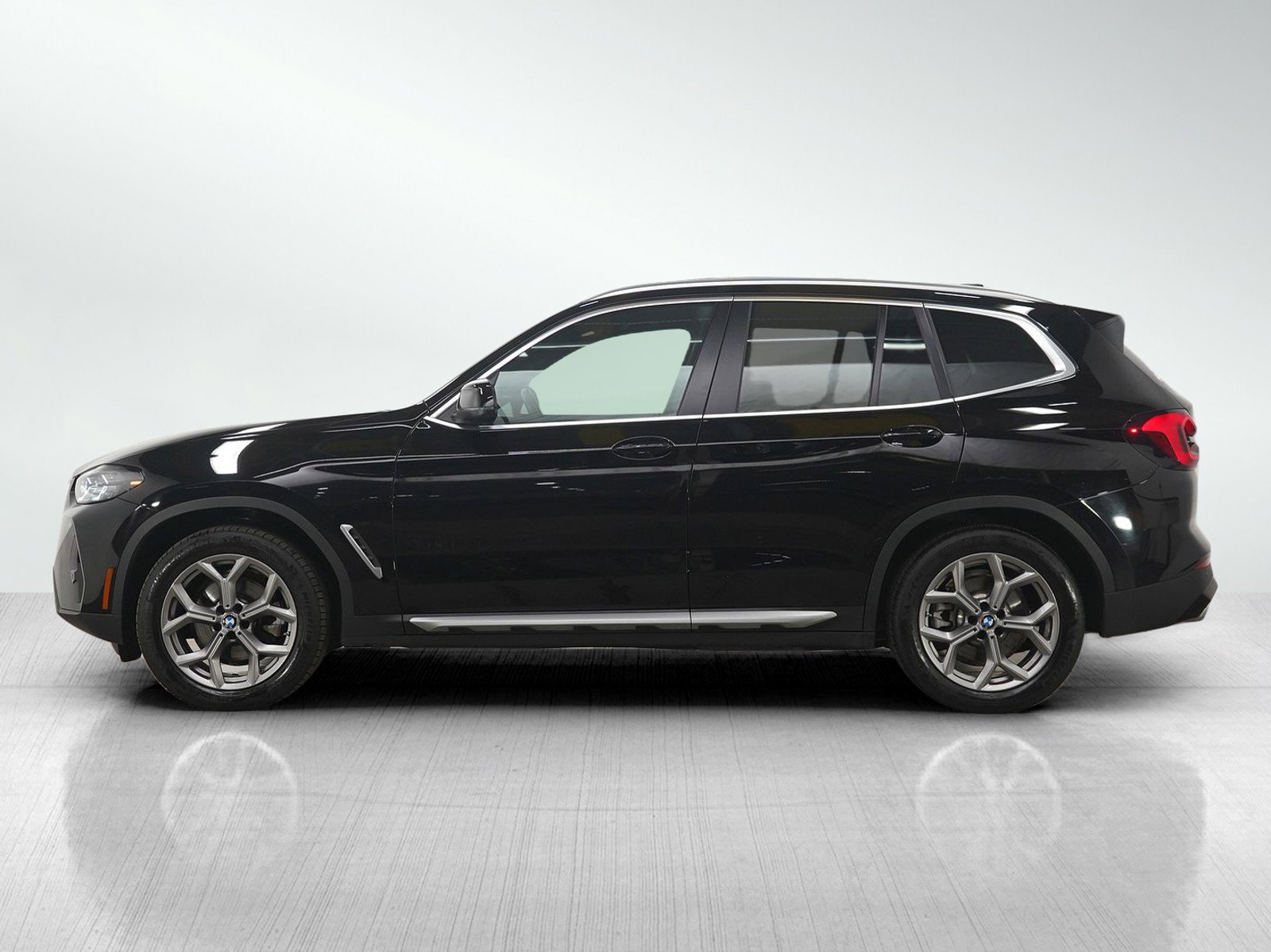 Used 2022 BMW X3 xDrive30i w/ Premium Package 2 image 2