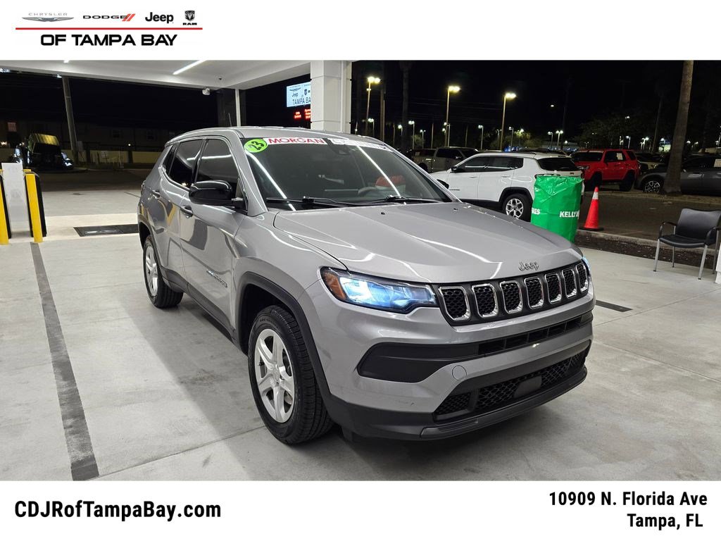 Used 2023 Jeep Compass Sport image 1