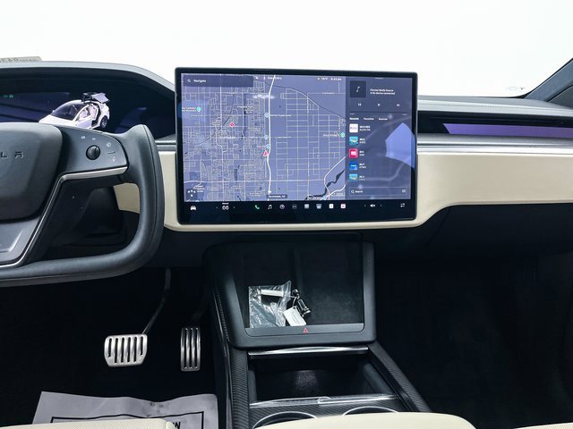 Used 2022 Tesla Model X Plaid image 9