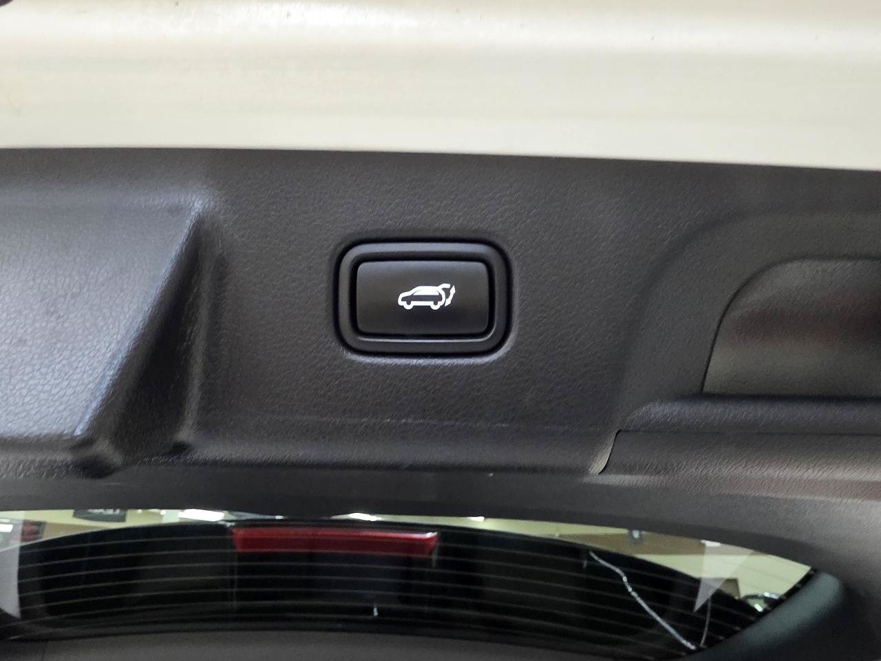Used 2025 Hyundai Palisade SEL FWD image 15