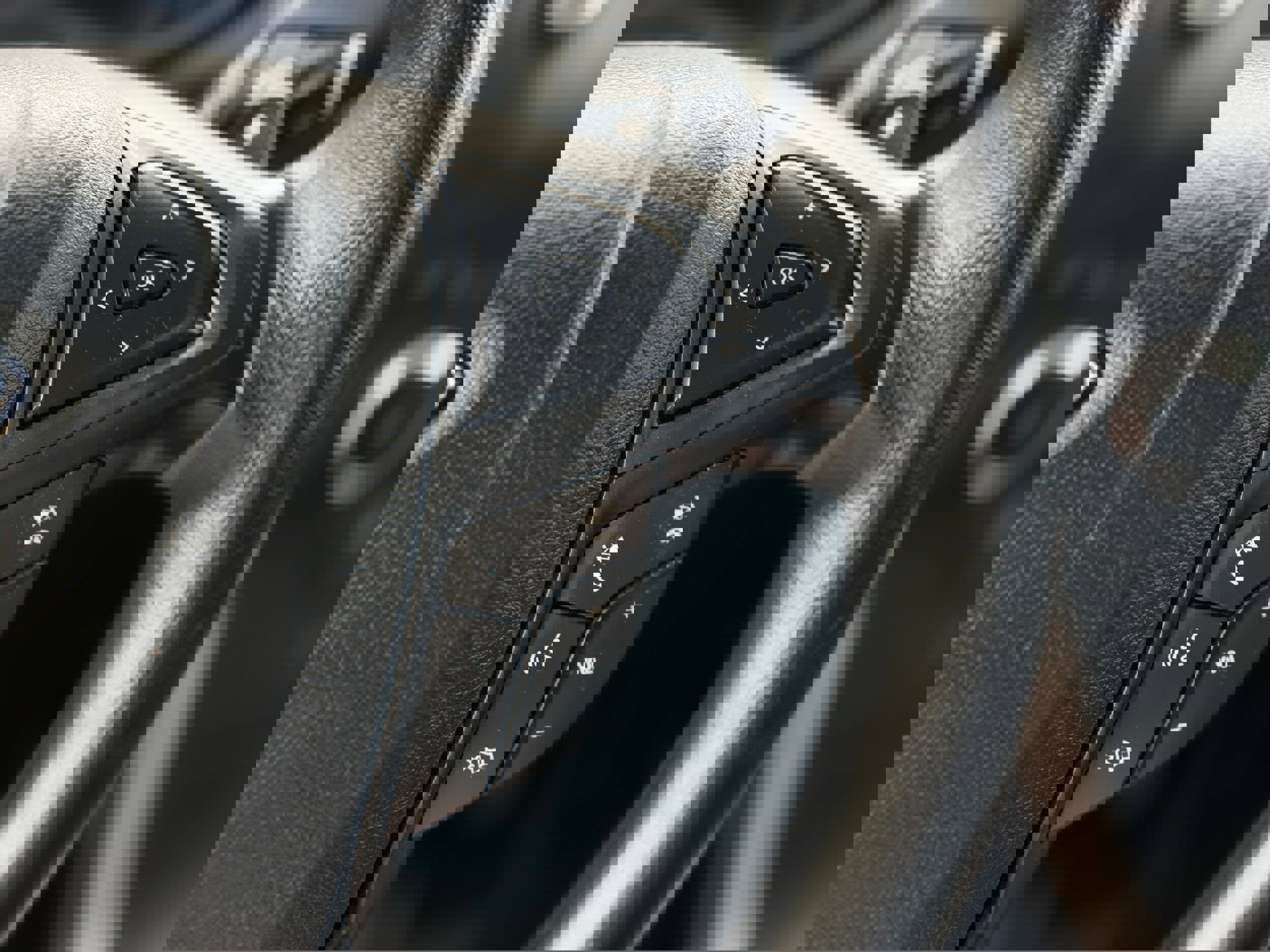 Used 2017 Ford Edge SE image 15