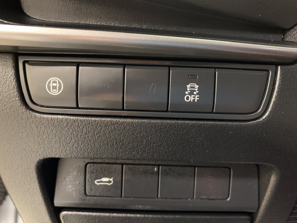 Used 2020 MAZDA MAZDA3 Sedan w/ Select Package FWD image 24