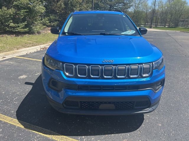 Used 2022 Jeep Compass Latitude w/ Convenience Group AWD/4WD image 6
