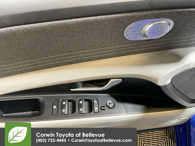 Used 2025 Hyundai Elantra Limited image 26