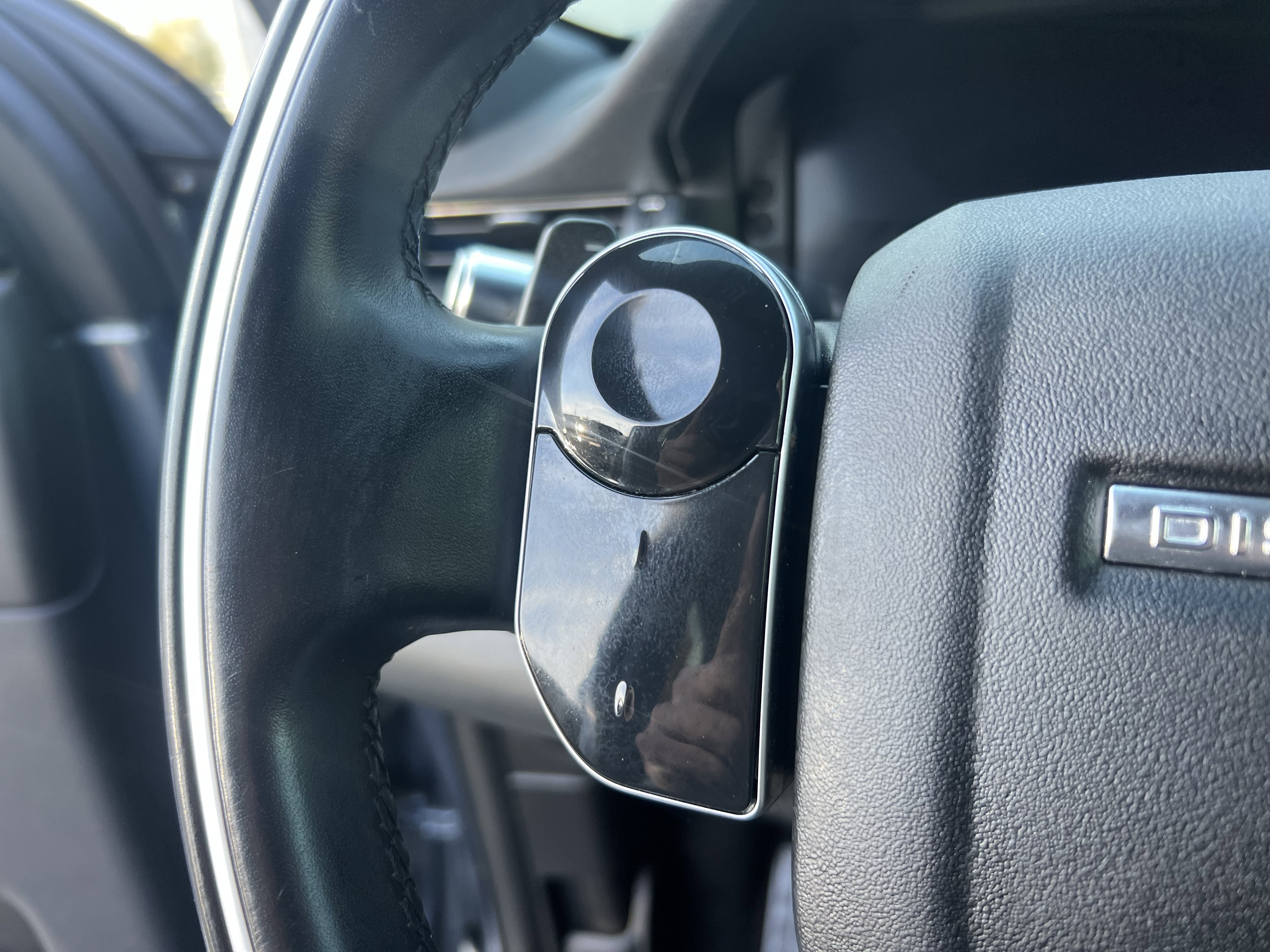 Used 2020 Land Rover Discovery Sport SE R-Dynamic image 21