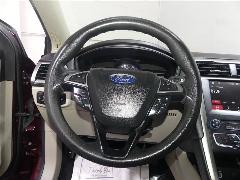 Used 2018 Ford Fusion SE w/ Fusion SE Technology Package FWD image 29