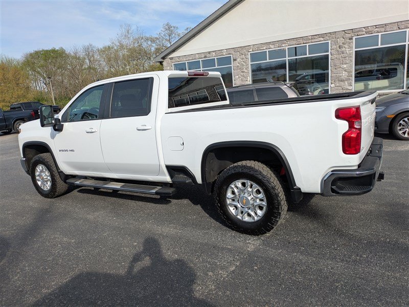 Used 2024 Chevrolet Silverado 2500 LT AWD/4WD image 4