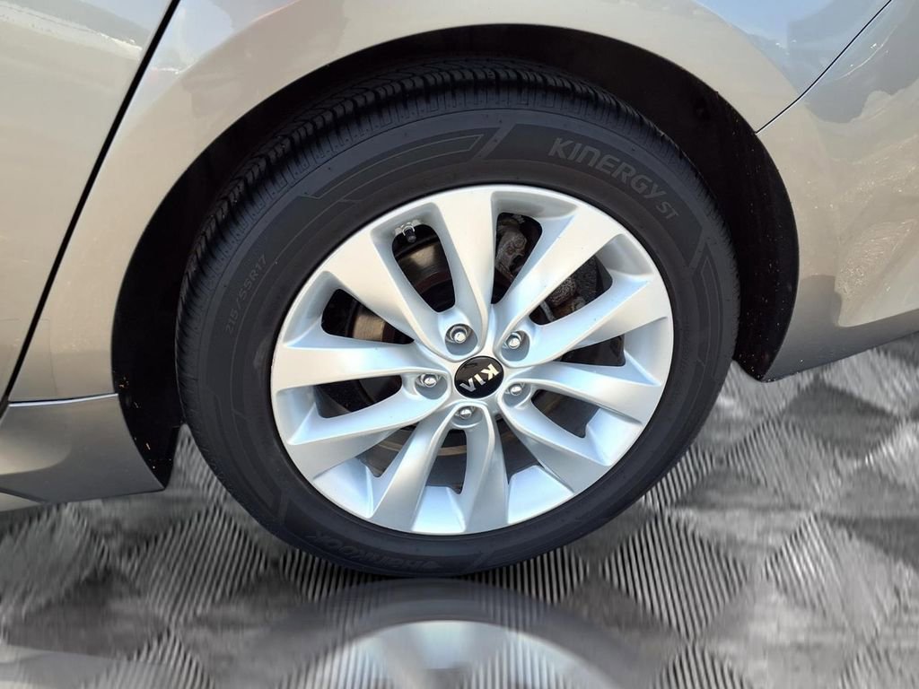Used 2018 Kia Optima EX w/ Premium Package FWD image 21