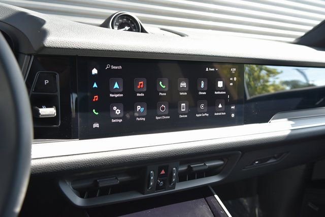 Used 2025 Porsche Cayenne Coupe AWD/4WD image 29