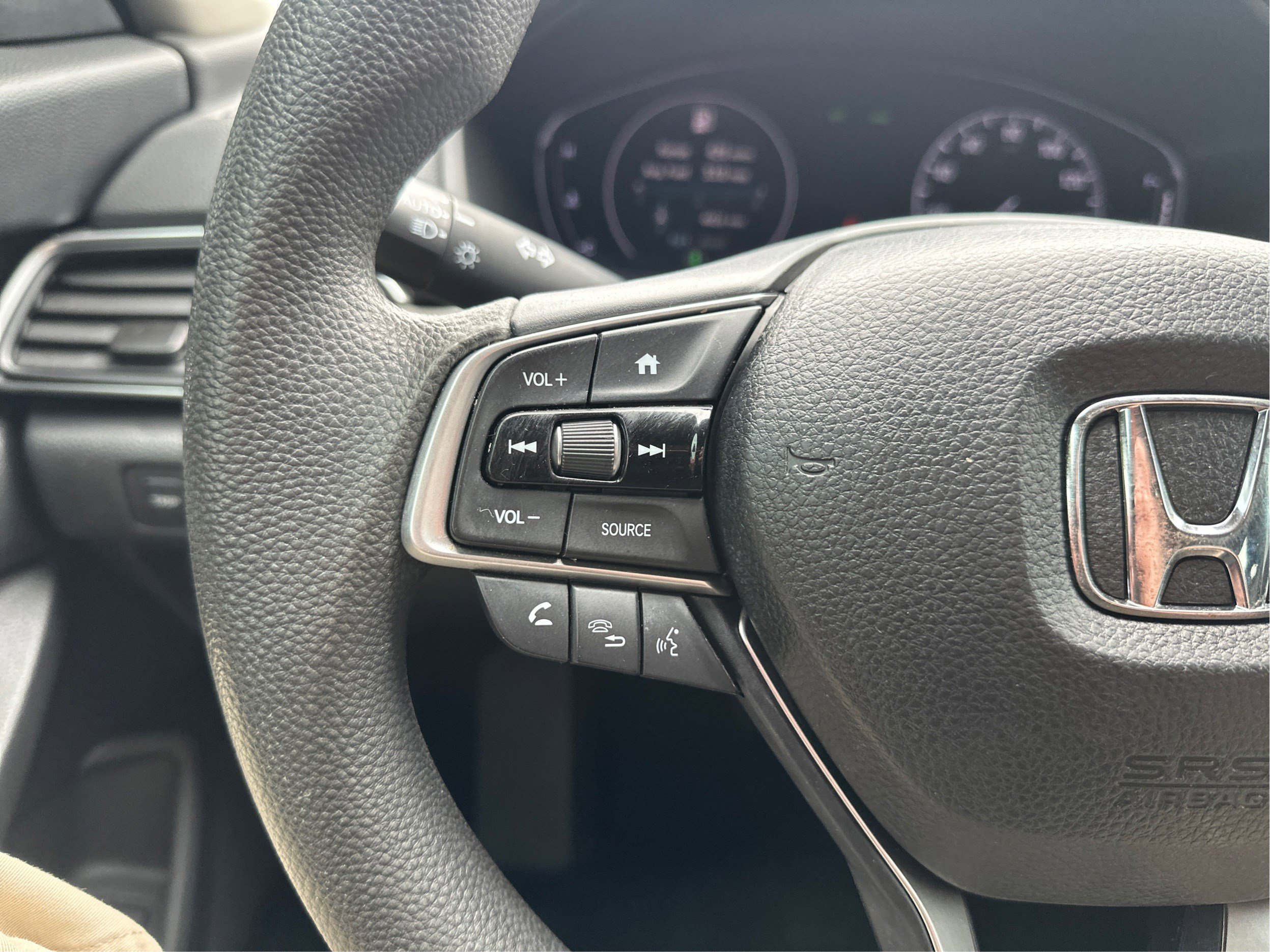 Used 2018 Honda Accord LX image 31