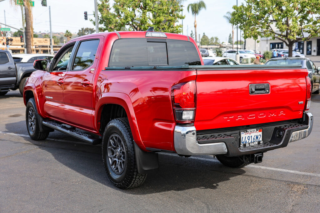 Certified 2018 Toyota Tacoma SR5 image 21