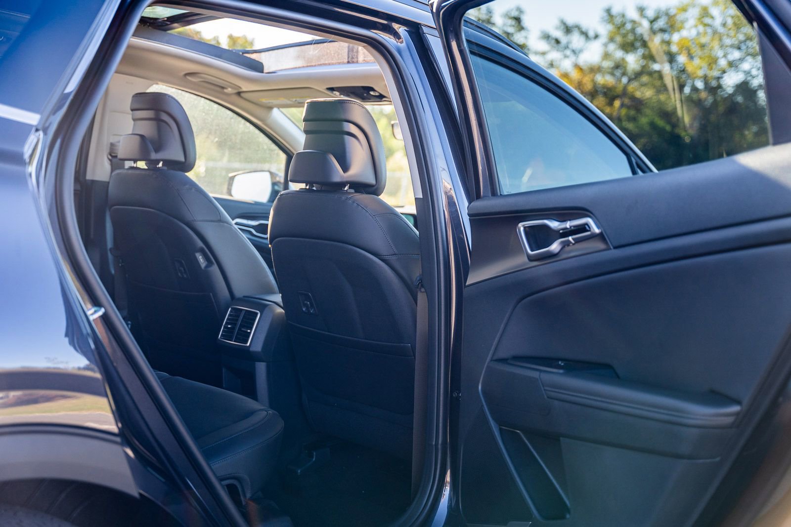 New 2026 Kia Sportage EX w/ EX Panorama Roof Package image 8