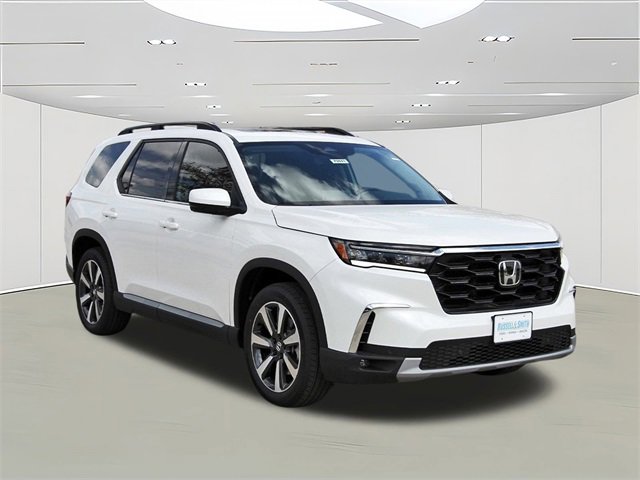 New 2025 Honda Pilot Touring image 1