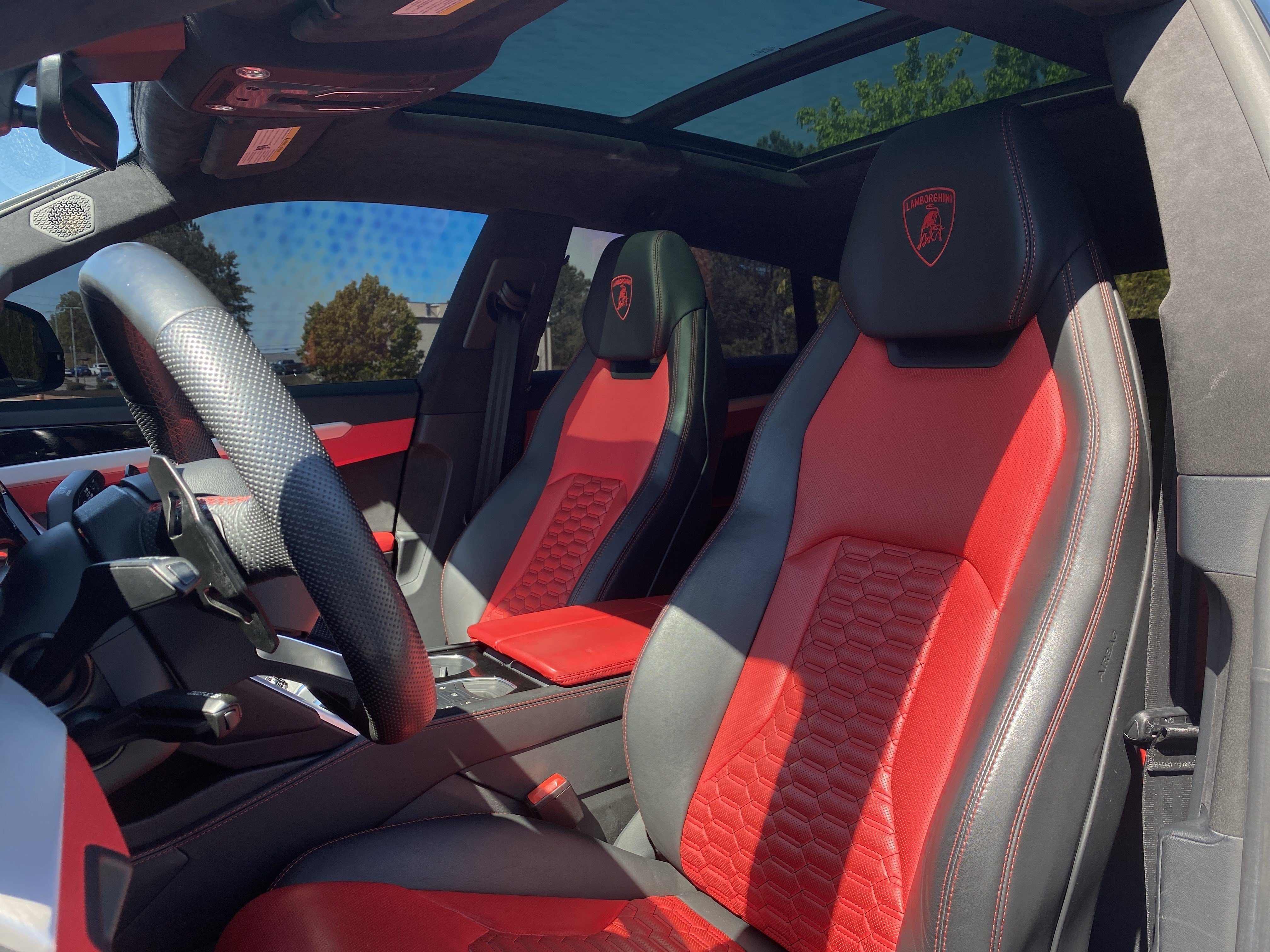 Used 2022 Lamborghini Urus AWD/4WD image 7