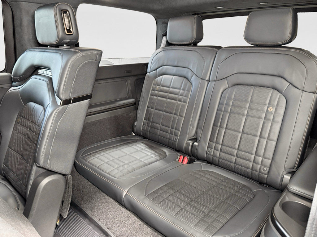 Used 2026 Rivian R1S Premium AWD/4WD image 21
