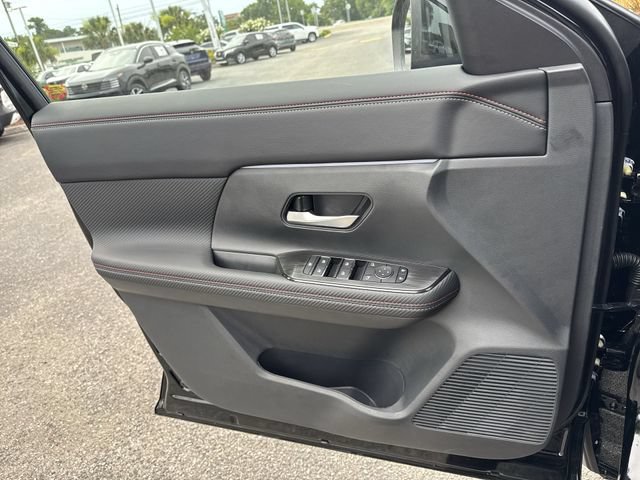 New 2026 Nissan Kicks SR FWD image 24