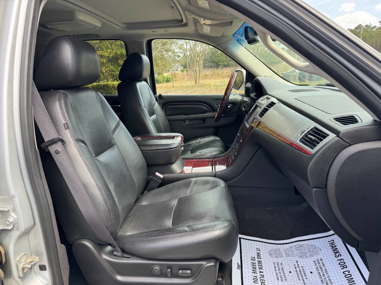 Used 2012 Cadillac Escalade Luxury image 18