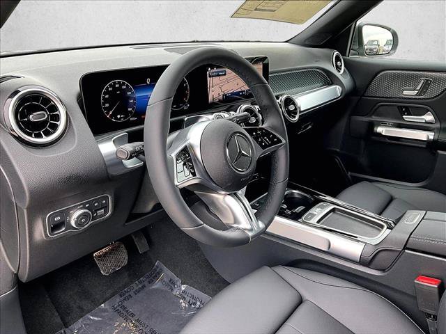 New 2026 Mercedes-Benz GLB 250 image 8