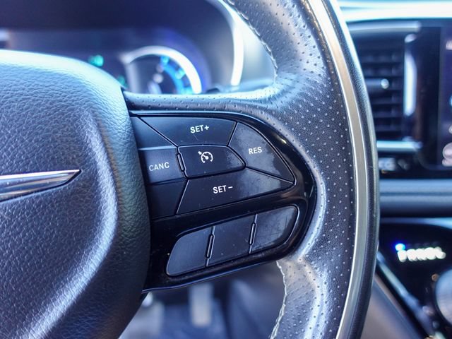 Used 2020 Chrysler Pacifica Limited w/ S Appearance Package FWD image 14