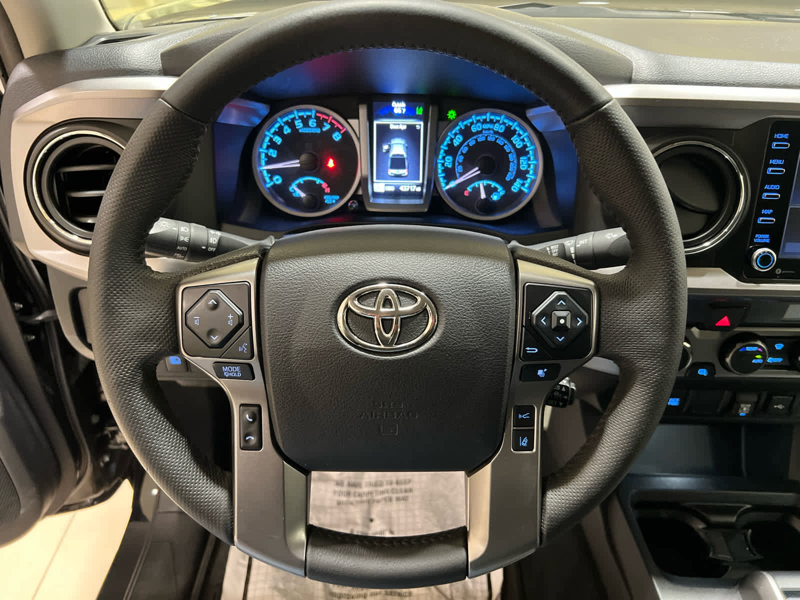 Used 2022 Toyota Tacoma SR5 w/ Technology Package image 22