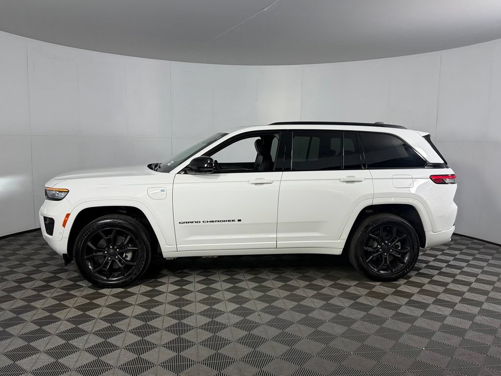 Used 2025 Jeep Grand Cherokee Limited 4xe AWD/4WD image 11