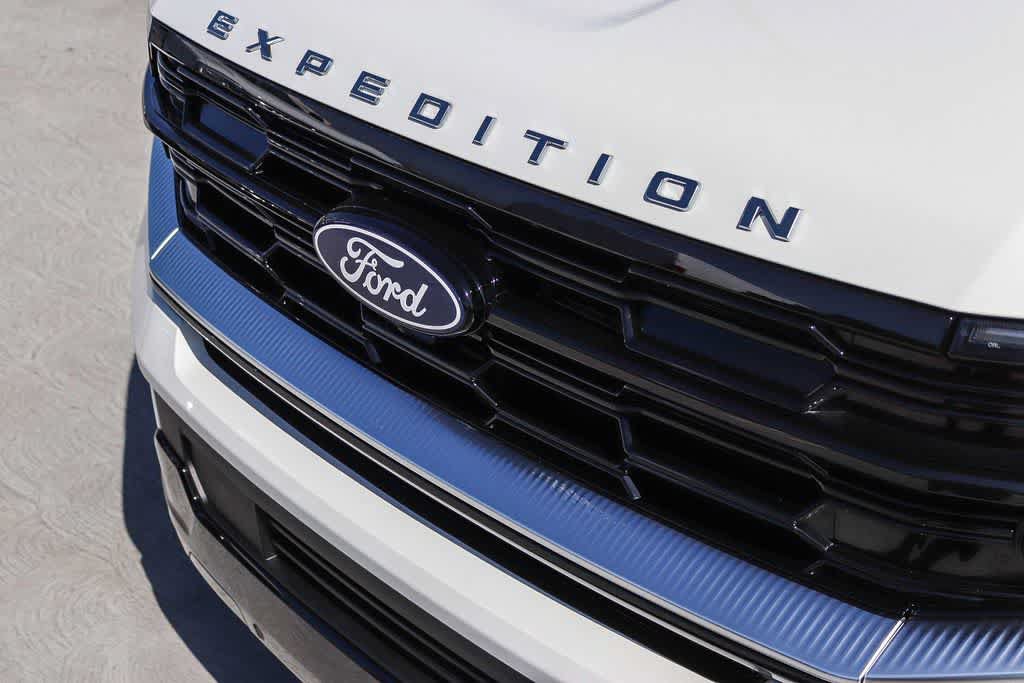 New 2027 Ford Expedition Max Platinum w/ Driver's Package AWD/4WD image 8