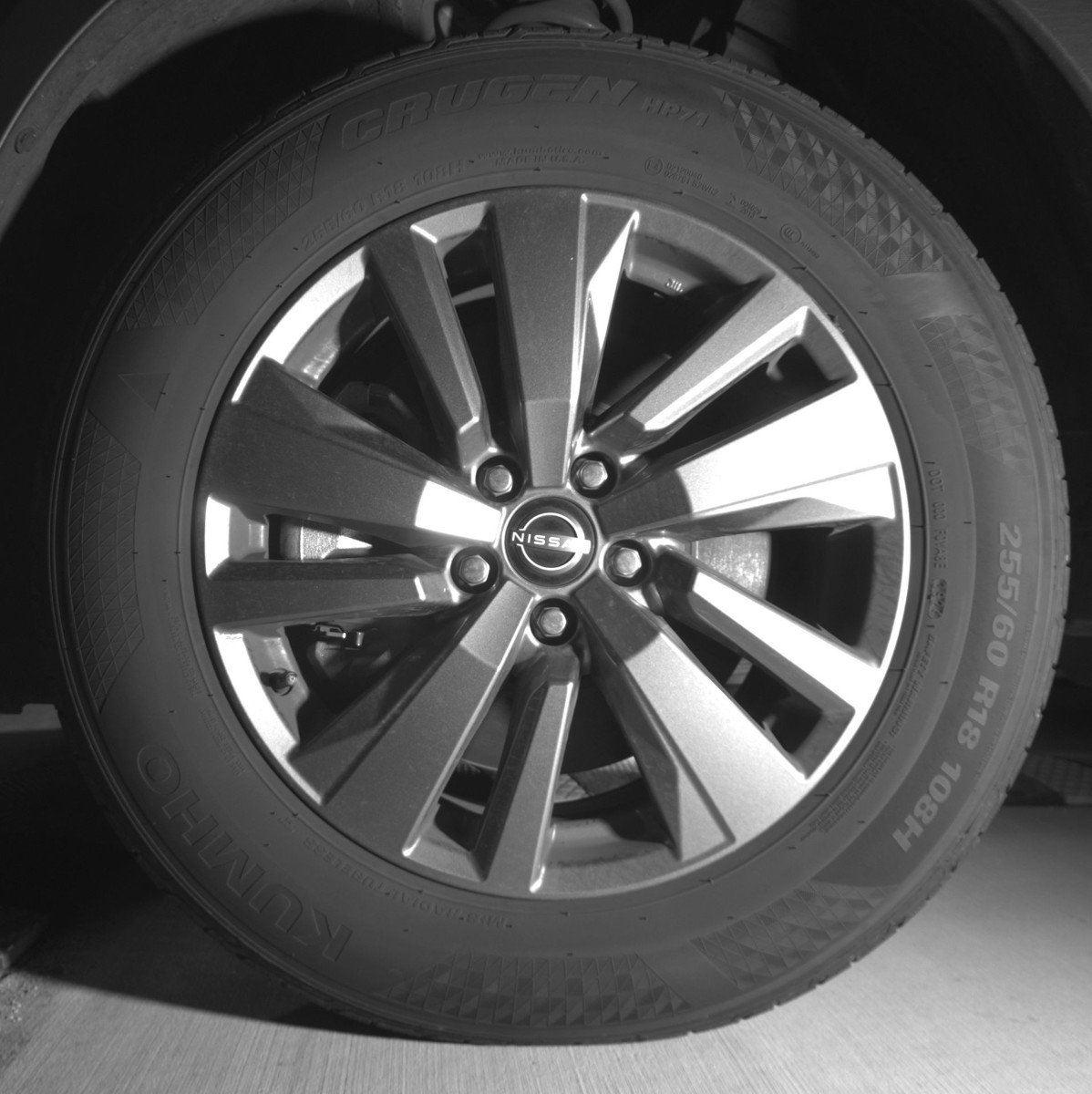 Used 2025 Nissan Pathfinder SV image 12