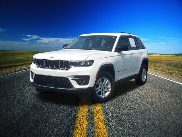 Used 2023 Jeep Grand Cherokee Laredo w/ Luxury Tech Group I AWD/4WD image 29