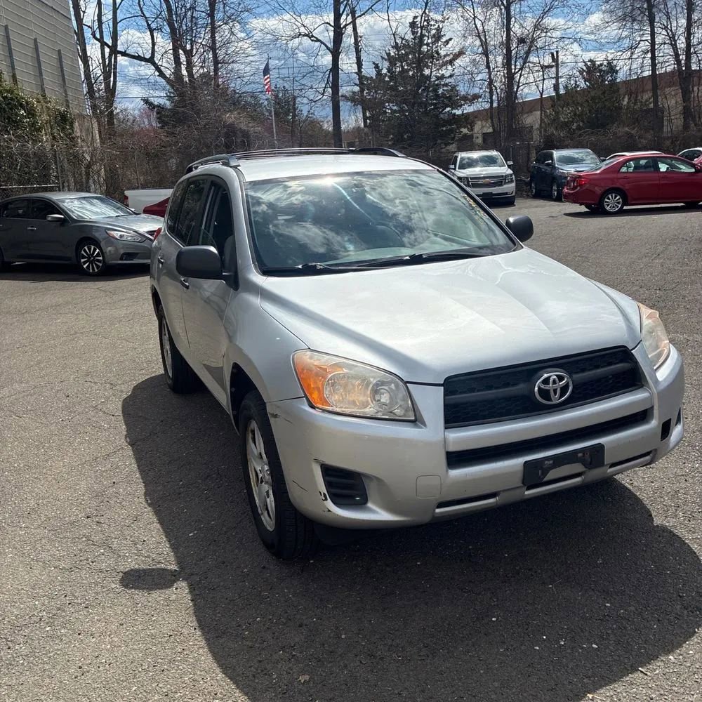 Used 2012 Toyota RAV4 4WD w/ Value Pkg image 4