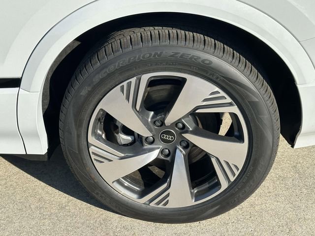 New 2025 Audi Q6 e-tron Premium Plus AWD/4WD image 4