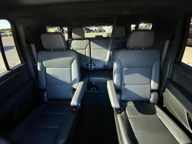 Used 2025 Chevrolet Suburban Z71 w/ Comfort Package AWD/4WD image 13