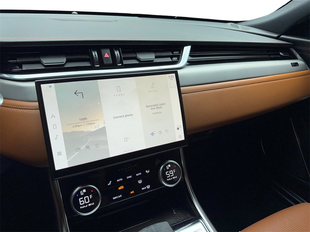 Used 2022 Jaguar XF R-Dynamic SE image 23