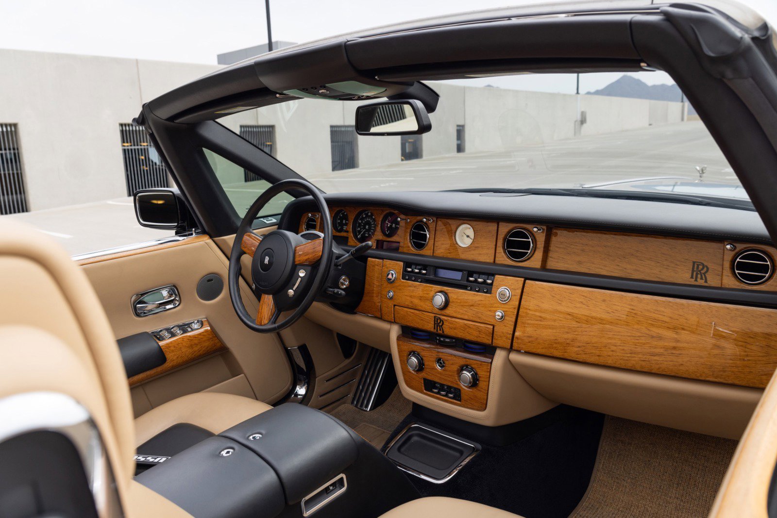 Used 2009 Rolls-Royce Phantom Drophead Coupe image 41