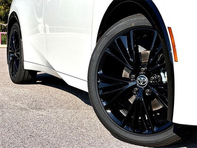 New 2026 Toyota Prius Plug-In Hybrid image 2