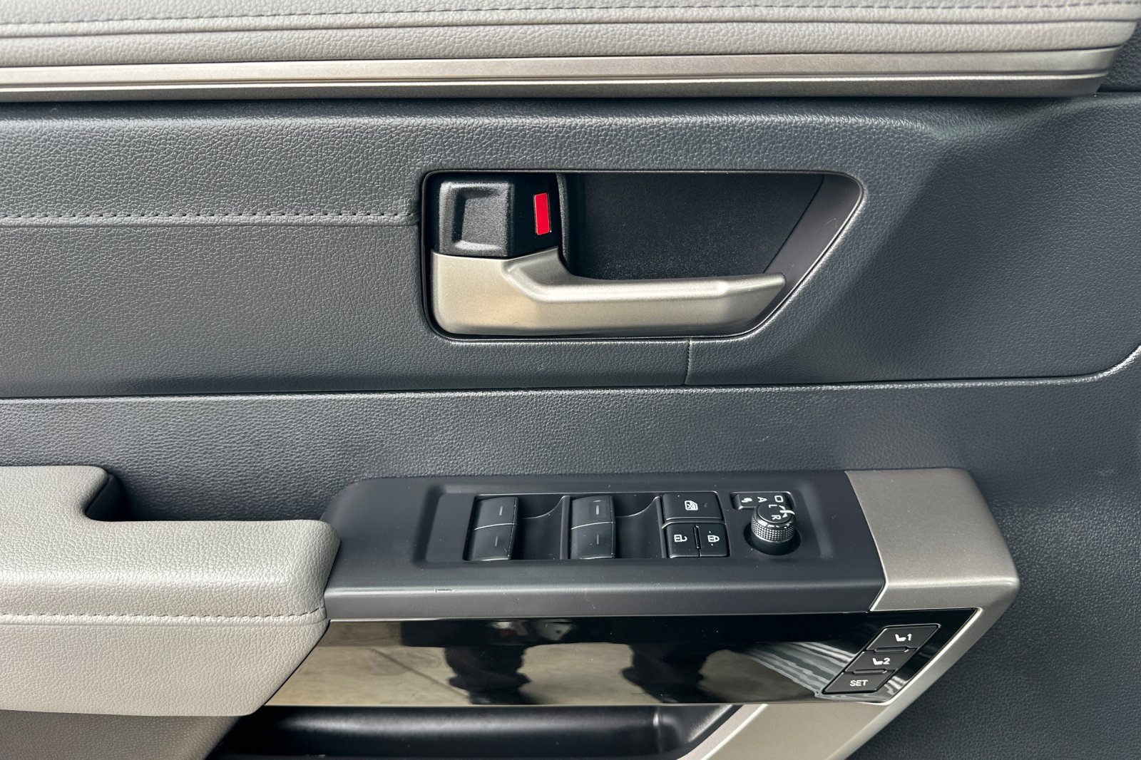 Used 2022 Toyota Tundra Limited w/ TRD Off-Road Package image 13