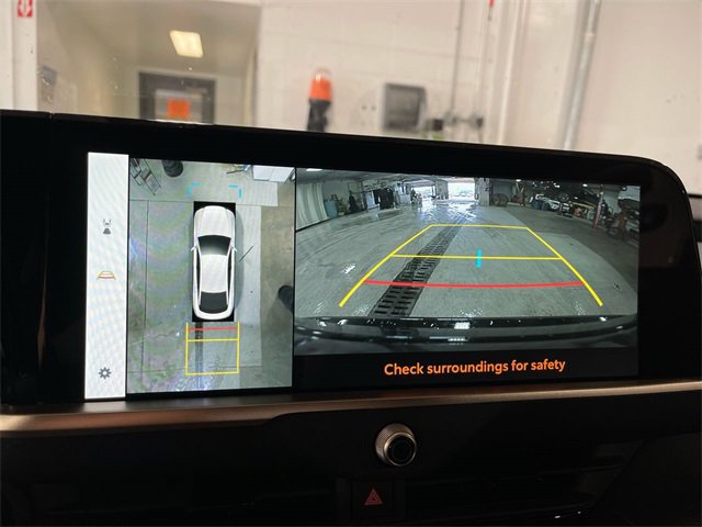 New 2026 Toyota Crown Platinum image 17