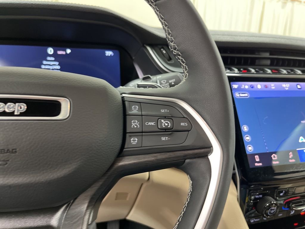 Used 2024 Jeep Grand Cherokee Limited image 26