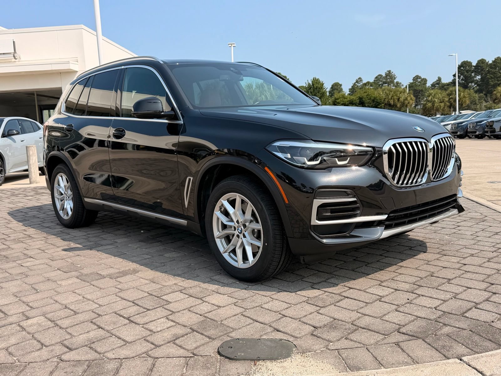 Used 2023 BMW X5 xDrive40i w/ Premium Package AWD/4WD image 7