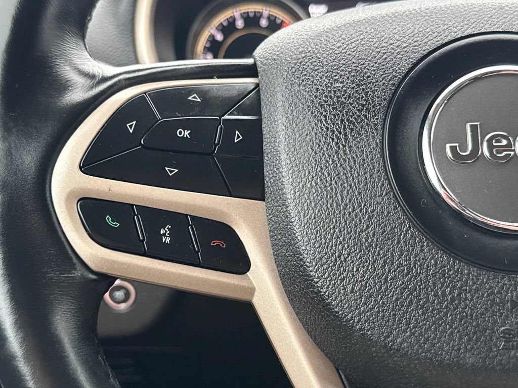Used 2017 Jeep Cherokee Limited w/ Luxury Group FWD image 20