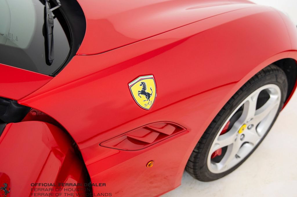 Used 2010 Ferrari California RWD image 35