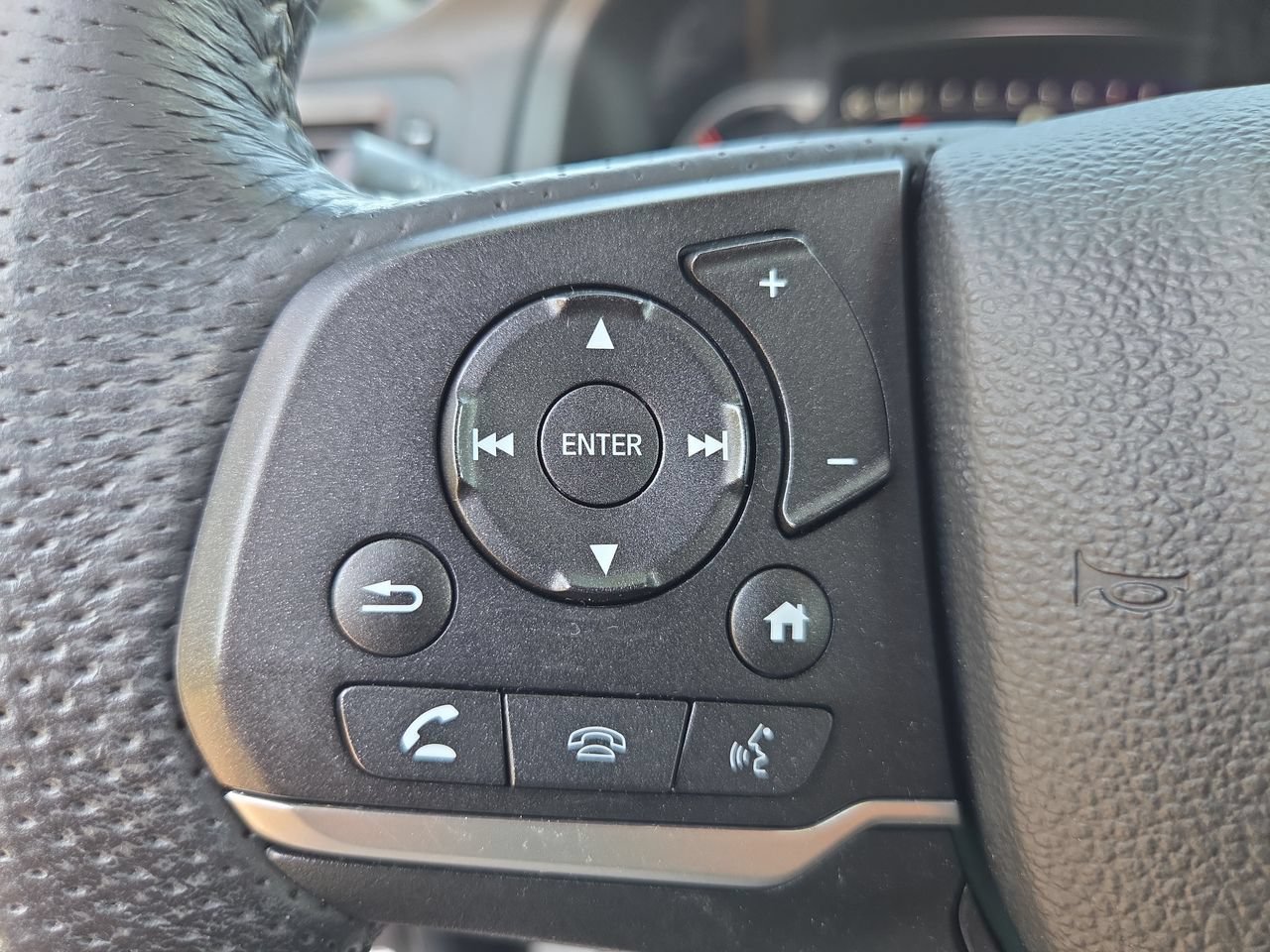 Used 2023 Honda Passport EX-L image 32