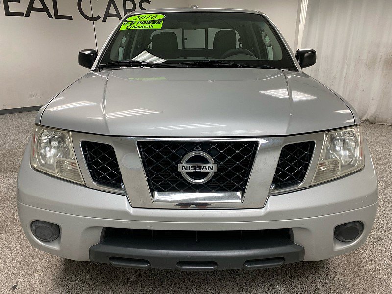 Used 2016 Nissan Frontier SV image 2