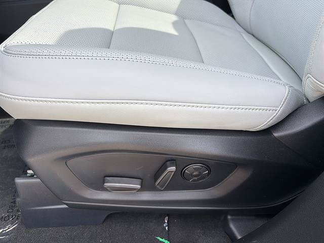 New 2026 Ford Explorer Platinum w/ LUX Leather Package AWD/4WD image 11