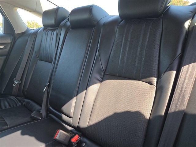 Used 2018 Honda Accord Touring image 9