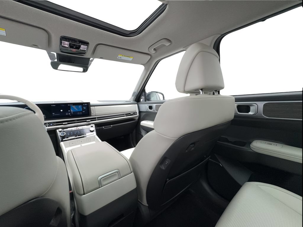 Used 2025 Hyundai Santa Fe Limited FWD image 40