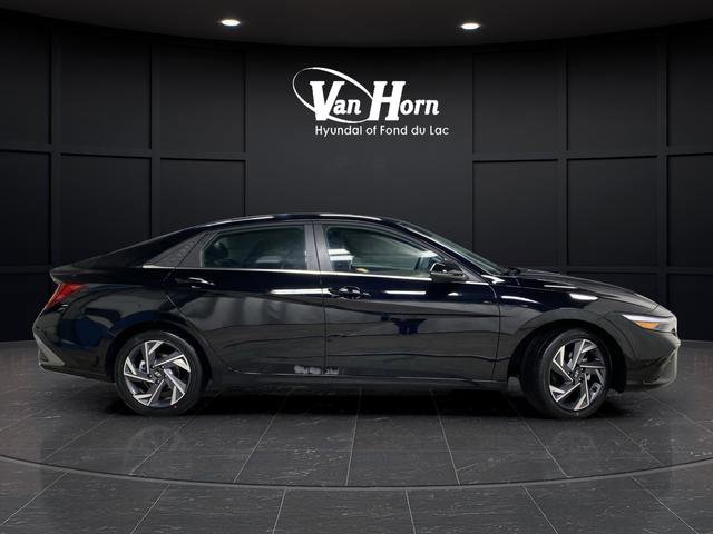 New 2026 Hyundai Elantra Limited image 2