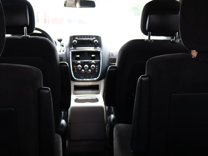Used 2015 Dodge Grand Caravan SXT FWD image 9