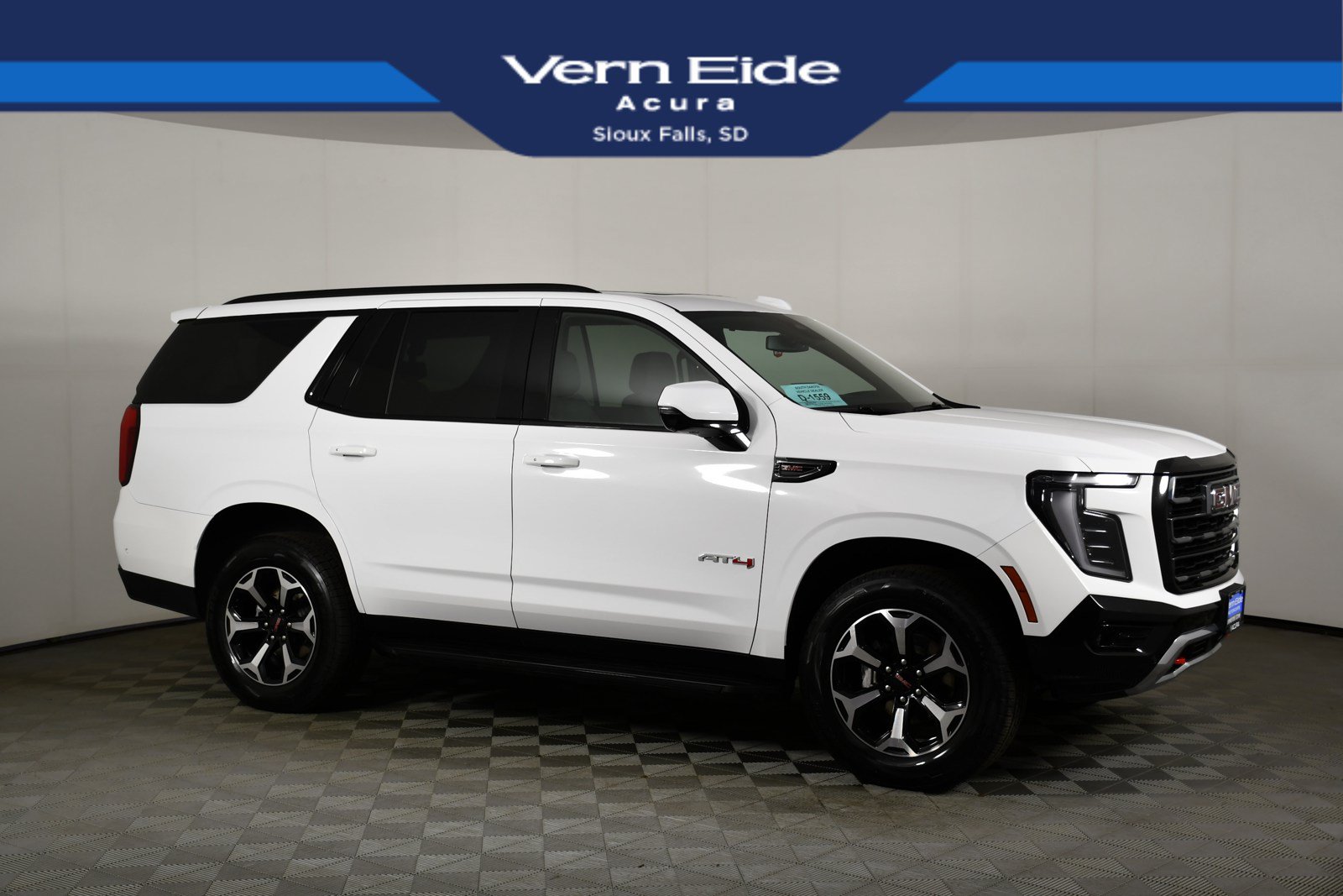 Used 2025 GMC Yukon AT4 AWD/4WD image 1